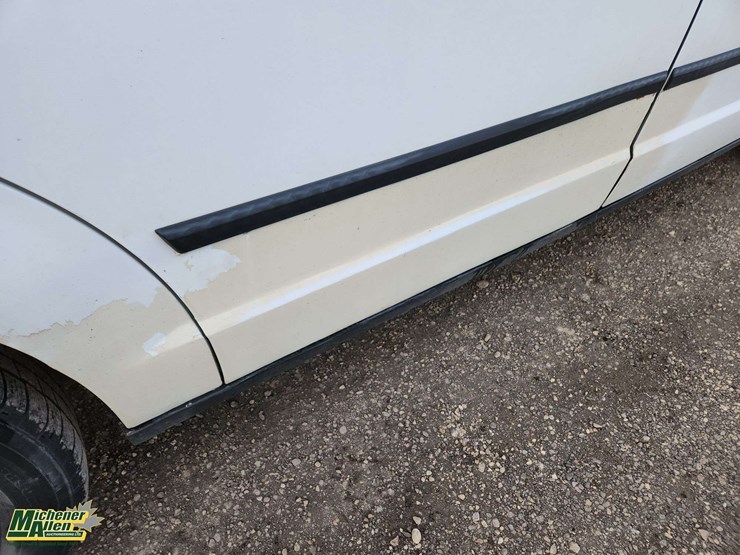 2015-dodge-grand-caravan-image-39