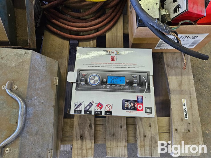 toolboxes,-cd-player,-saw,-hoses,-atv-spreader-image-12