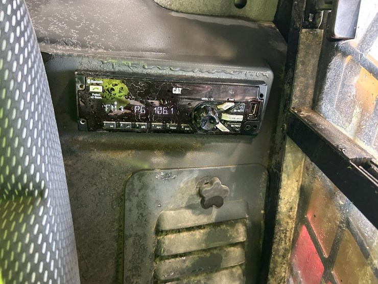 2020-caterpillar-259d3-image-26