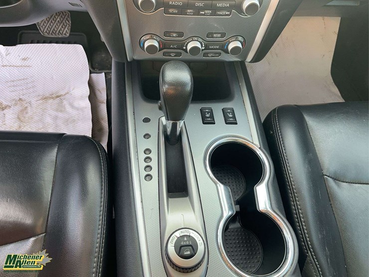 2017-nissan-pathfinder-image-21