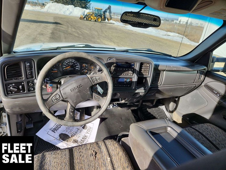 2006-gmc-sierra-3500-image-17