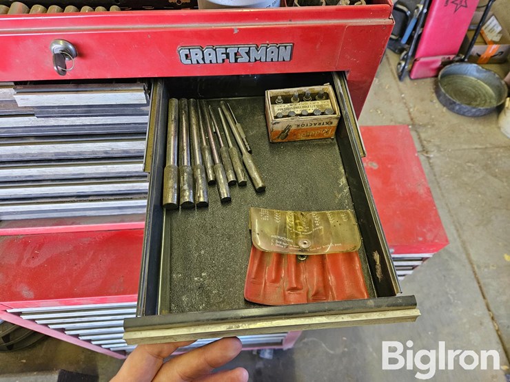 craftsman-steel-rolling-toolboxes-&-tools-image-13