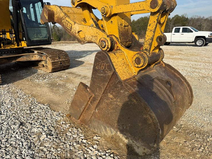 caterpillar-323fl-image-12