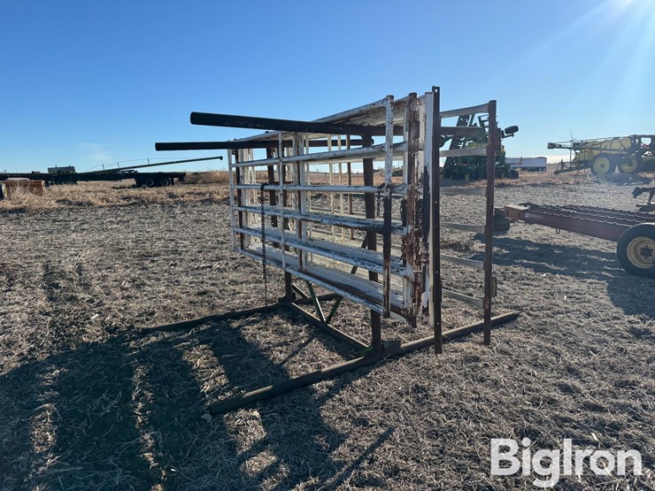 corral-gates-w/storage-rack-image-7
