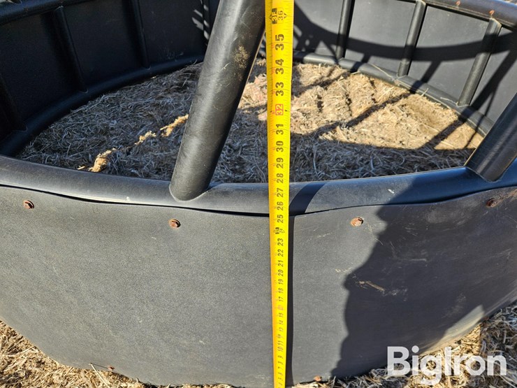 round-bale-feeders-&-livestock-panels-image-12