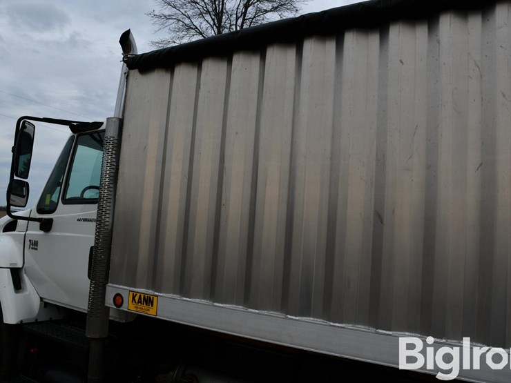 2006-international-7400-image-16