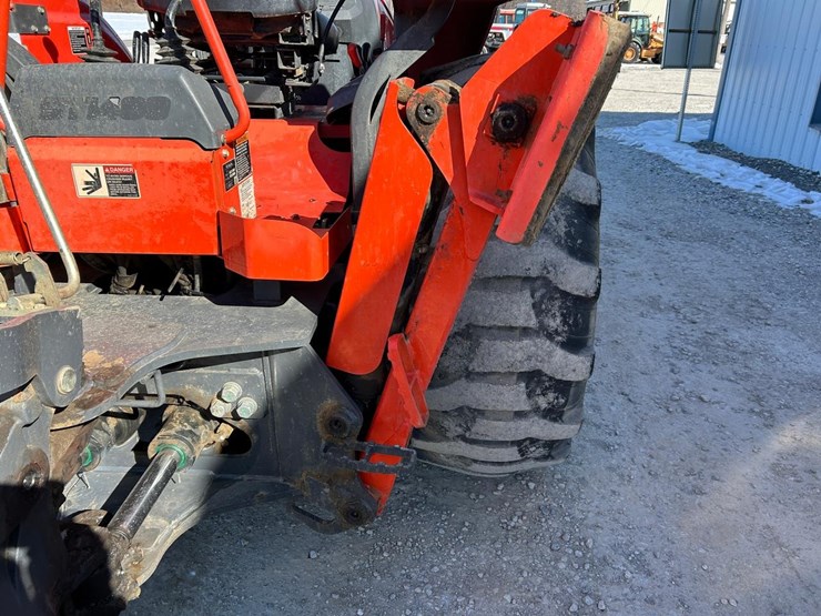 2019-kubota-m62-image-18