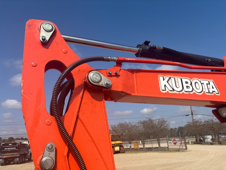 2016-kubota-kx040-image-9