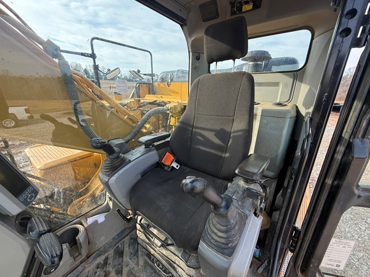 caterpillar-323fl-image-65