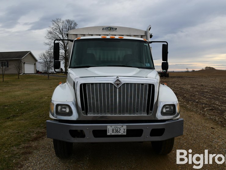 2006-international-7400-image-2