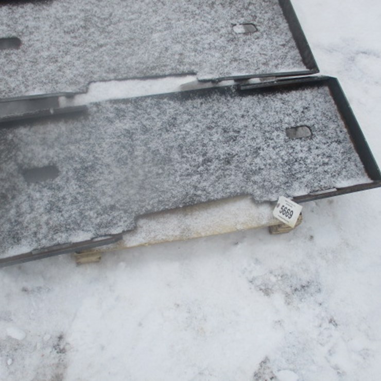 #5669 • 1 Formed Skid Steer Frame