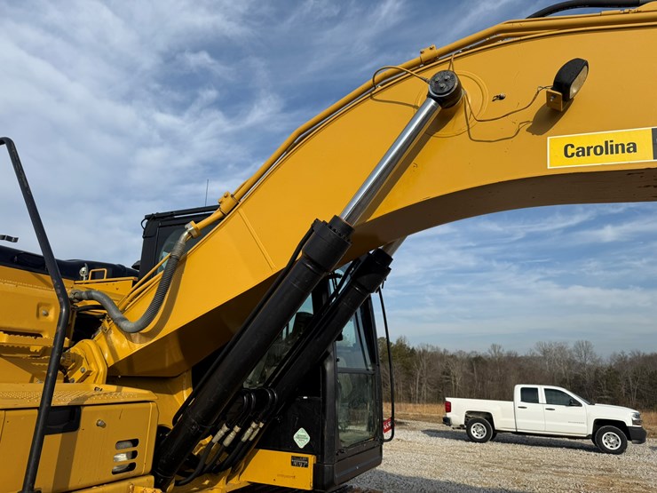 caterpillar-323fl-image-22