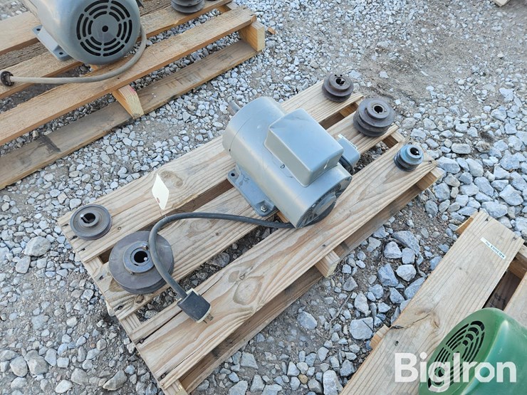 dayton-3-hp-electric-motor-image-2