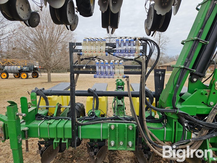 2005-john-deere-1720-image-12