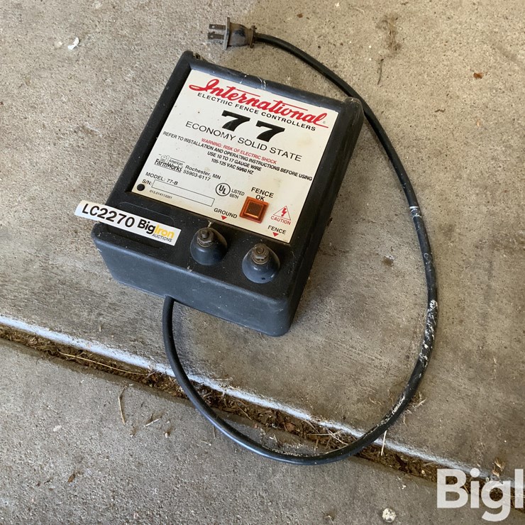 International 77-B Electric Fence Controller