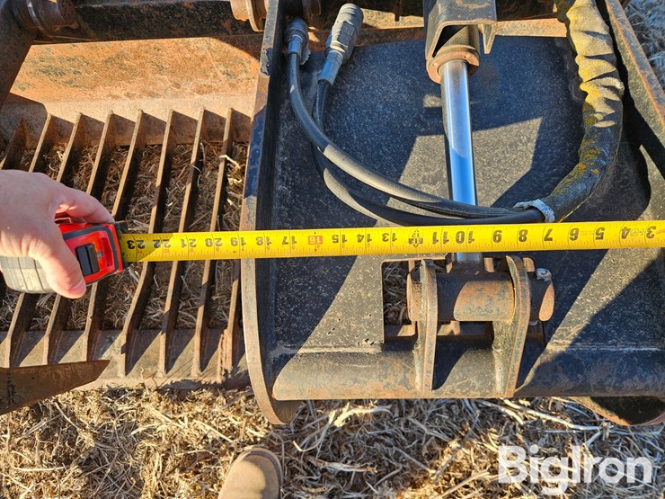 piranha-hd-dual-grapple-rock/-bruck-grapple-skid-steer-attachment-image-15