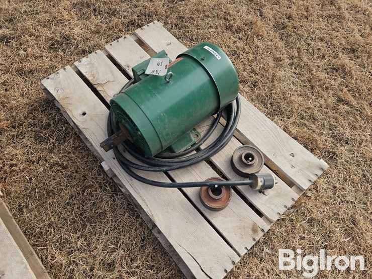 dayton-7.5-hp-3-phase-electric-motor-image-5