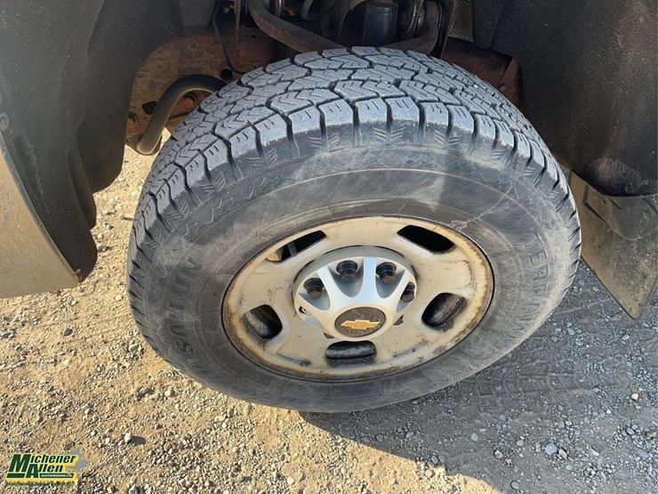 2016-chevrolet-silverado-2500hd-image-10