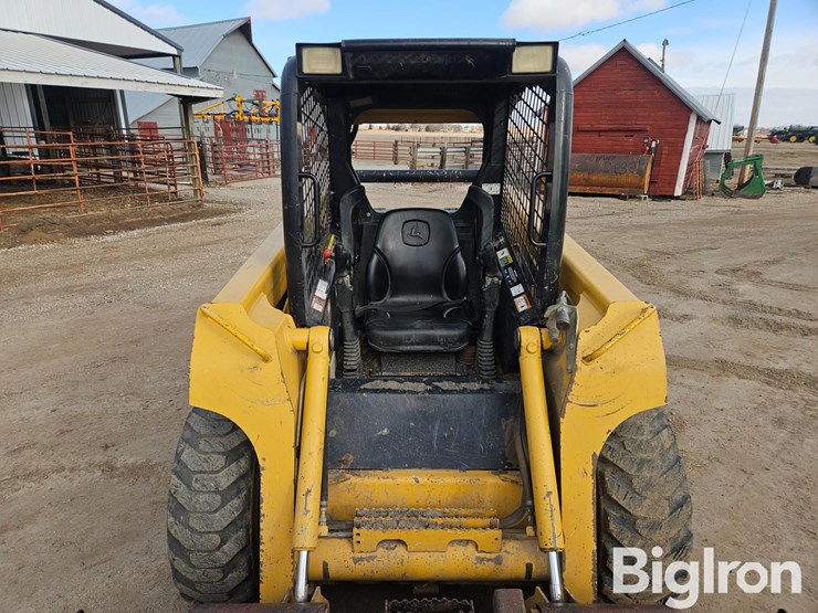 john-deere-317-image-14