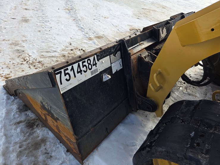 2021-caterpillar-299d3-image-11