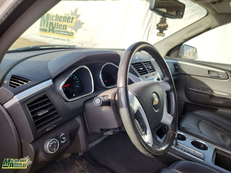 2011-chevrolet-traverse-image-23