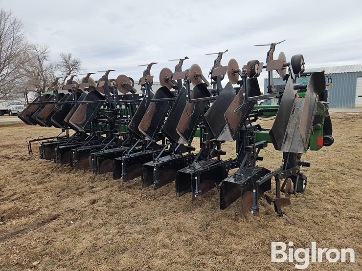 b&h-16r30-cultivator-image-5