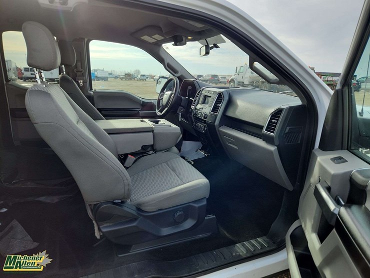 2015-ford-f150-xlt-image-32