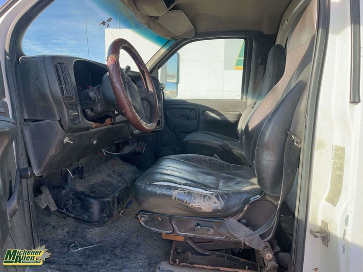 2006-gmc-topkick-c5500-image-14