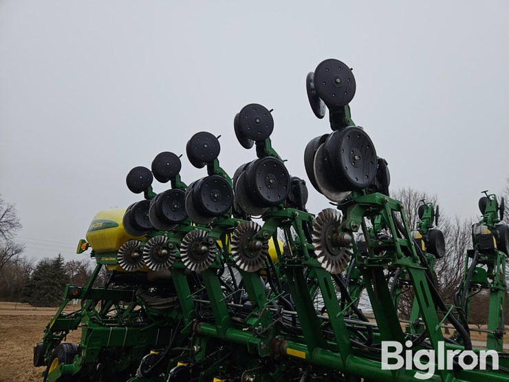 2012-john-deere-1790-ccs-image-16