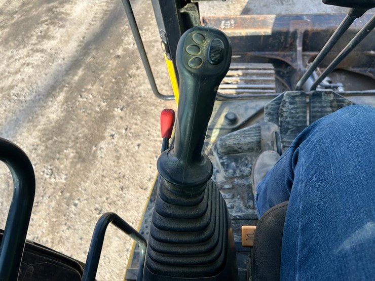 2022-komatsu-pc138us-lc-11-image-33