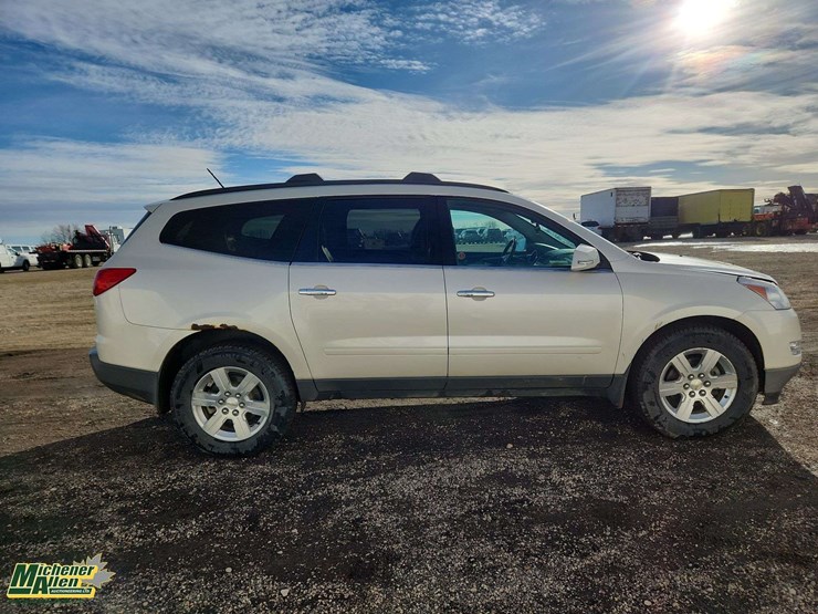 2011-chevrolet-traverse-image-10