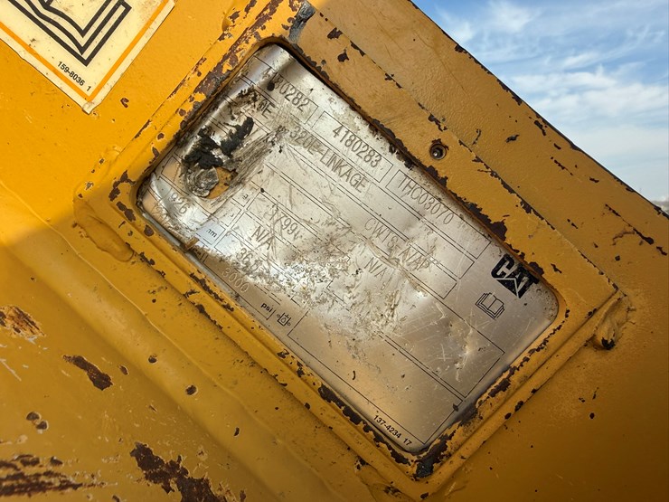 caterpillar-323fl-image-17