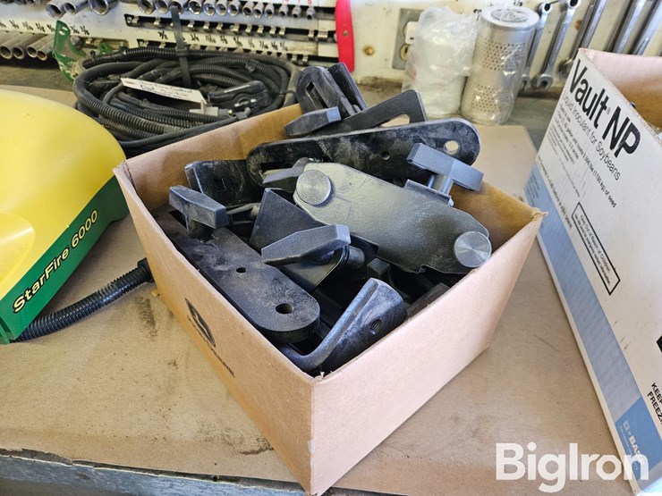 display-mounting-brackets-image-3