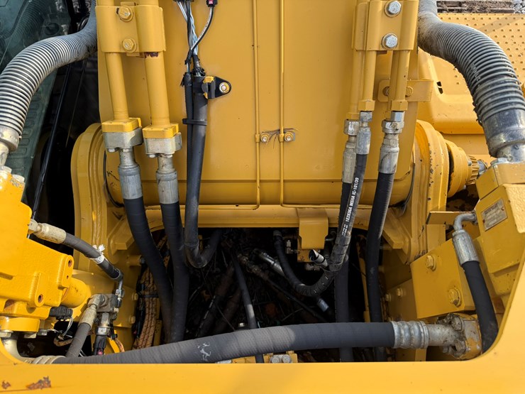 caterpillar-323fl-image-28