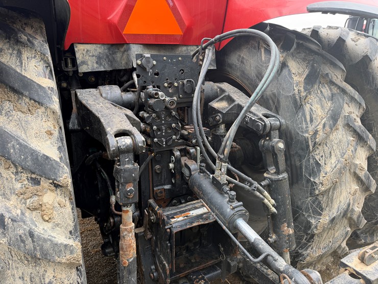 case-ih-235-image-10