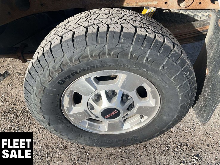 2013-gmc-sierra-2500hd-image-11