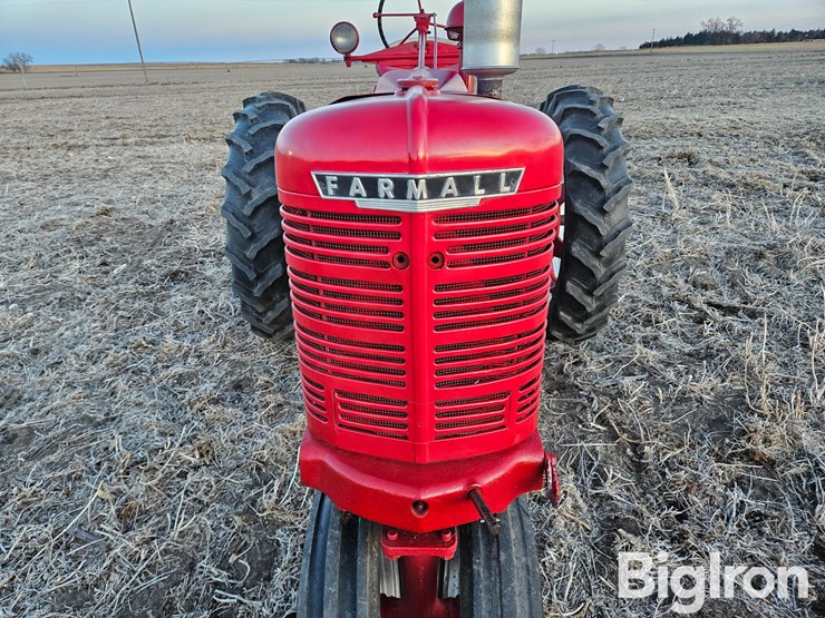 1940-farmall-h-2wd-tractor-image-9