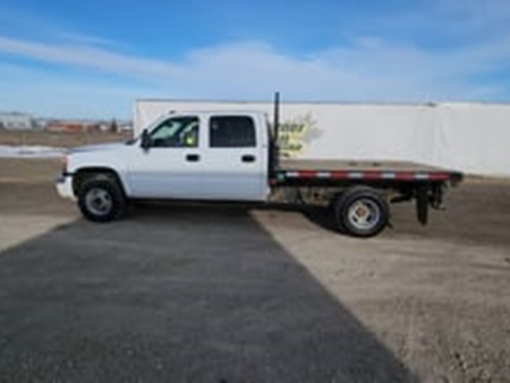 2006-gmc-sierra-3500-image-5