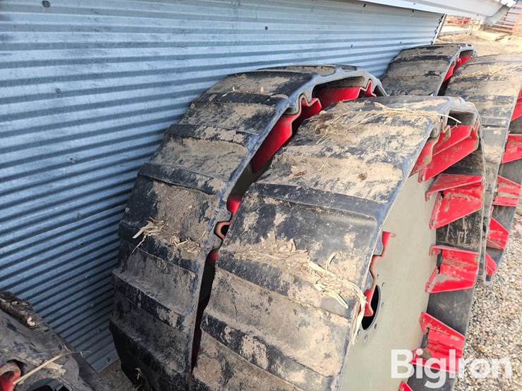 lindsay-nftrax-airless-pivot-tires-image-2