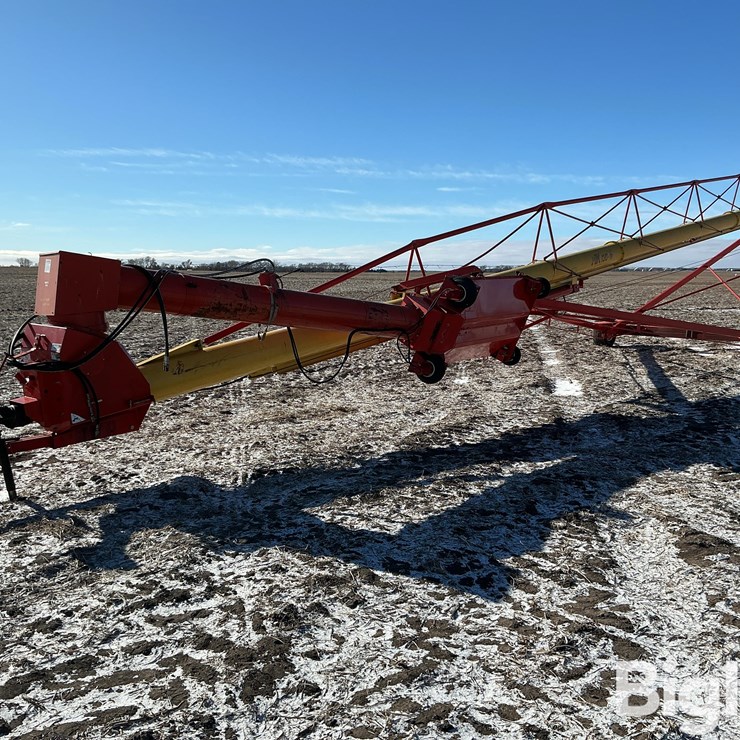 Westfield MK130-91 Grain Auger W/Swing Hopper