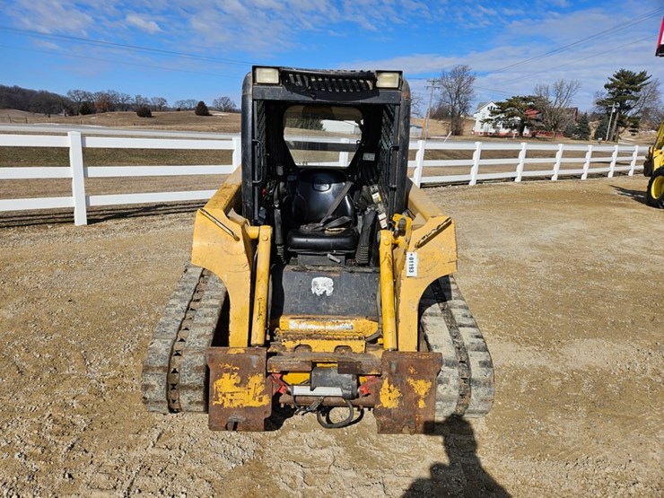 2007-deere-ct322-image-8