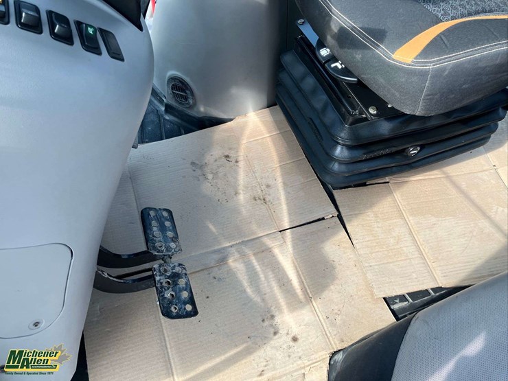 2023-case-580sn-image-14