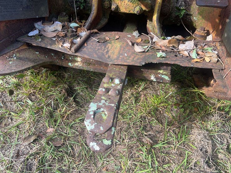 caterpillar-fifteen-crawler-image-26