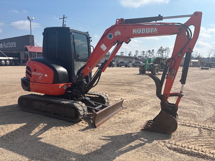 2017-kubota-kx040-4r3a-image-3