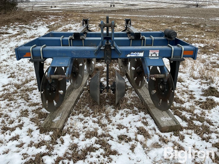 blu-jet-track-closer-image-2