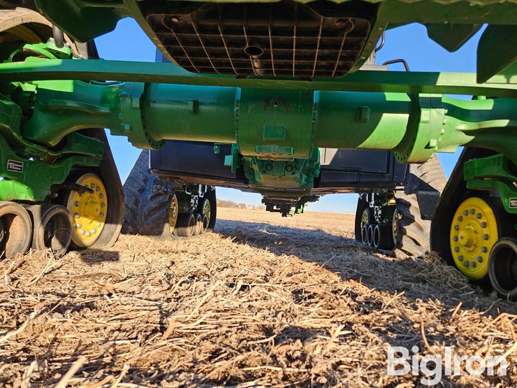 2021-john-deere-8rx-370-image-11