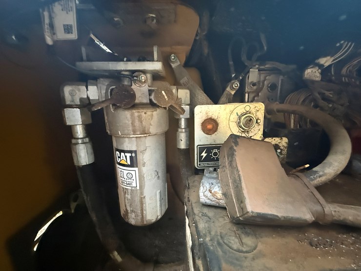 caterpillar-d1-image-32