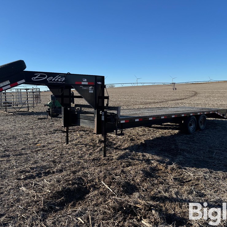 2011 Delta T/A Gooseneck Flatbed Trailer