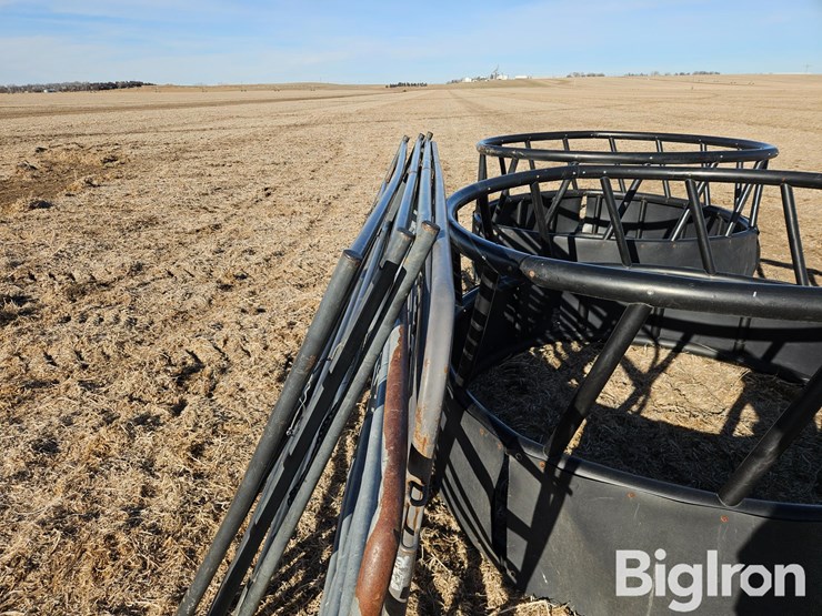 round-bale-feeders-&-livestock-panels-image-17