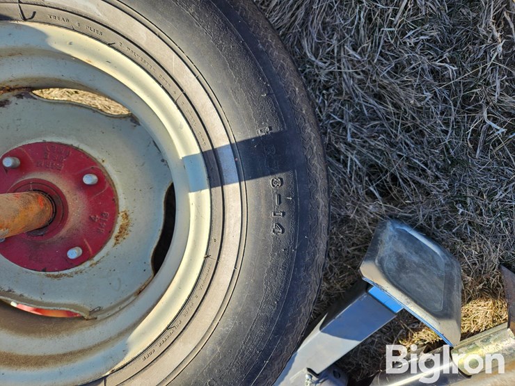 14"-tires-w/hubs-&-trailer-jacks-image-8